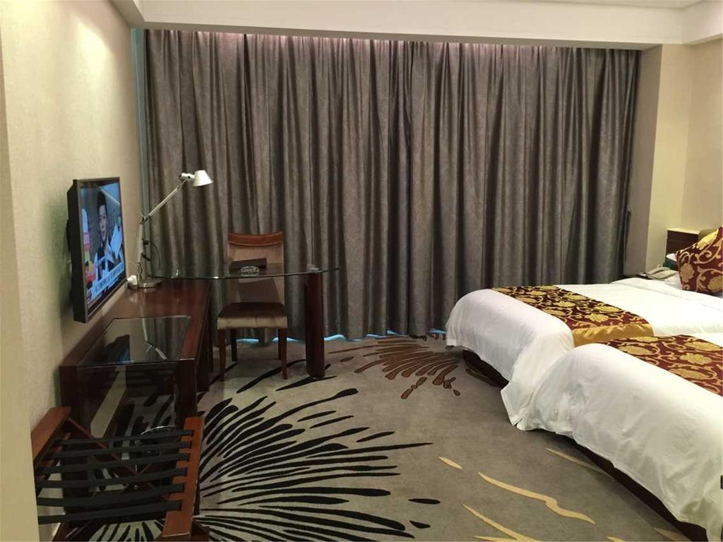 The Century Hotel Zhongshan  Rum bild